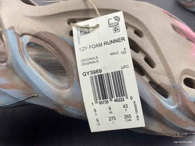 Runner Adidas GY3969 Yeezy Foam 0529